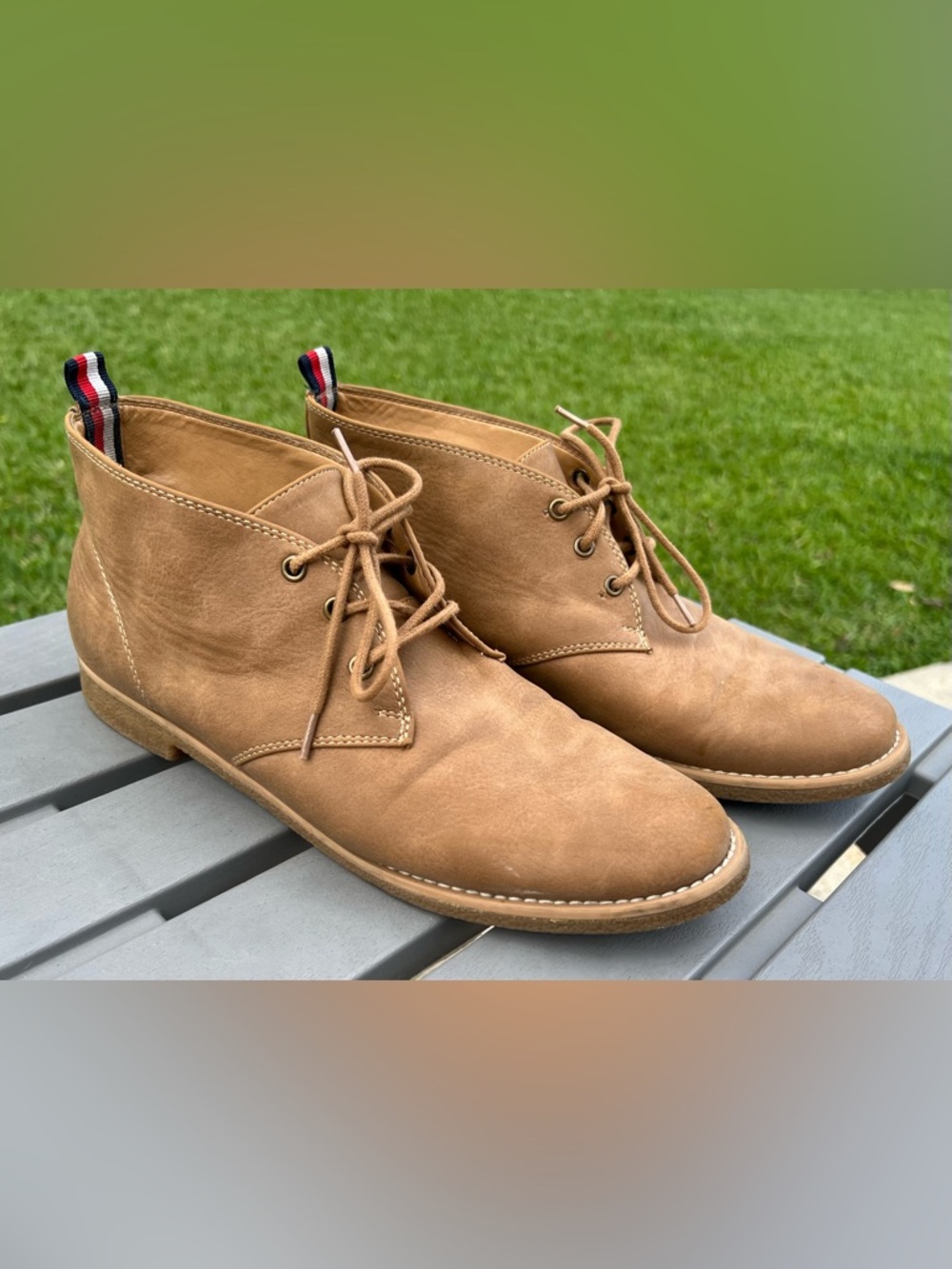 Tommy Hilfiger Women’s TWBENAY-SS Tan Faux Leather Ankle Lace Up Chukka Boots!